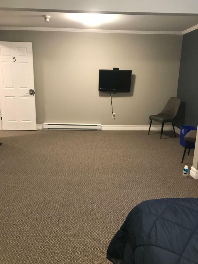 Stanley House Motel Clarenville Bagian luar foto